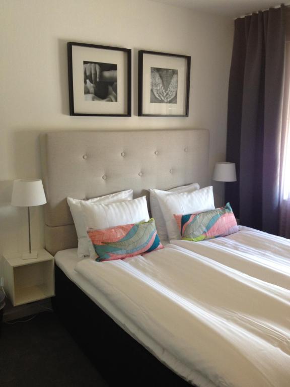 Hotell Tinget Sala Quarto foto